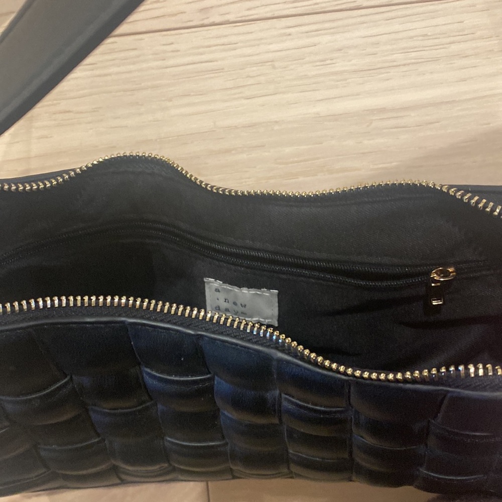 Quilted Faux Leather Shoulder Bag - Picture 6 of 6